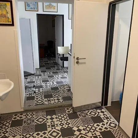 Gato Stara Role Apartment